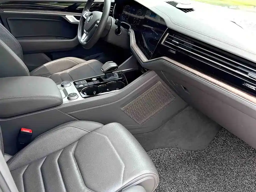 Volkswagen Touareg — миниатюра 7