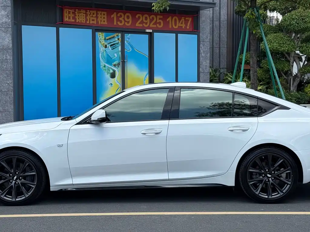 Cadillac CT5 — миниатюра 8