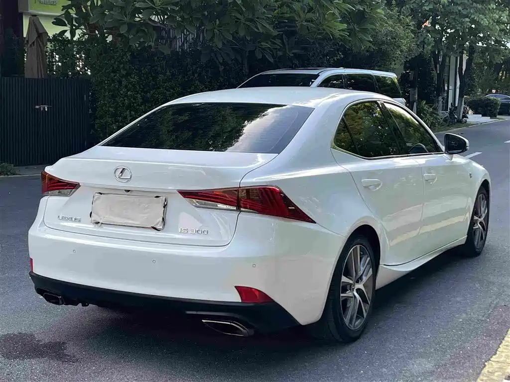 Lexus IS 2017 300 F SPORT