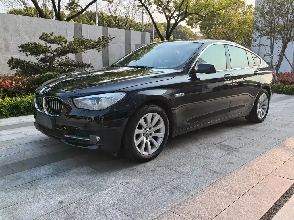 BMW 5 Series GT 2013