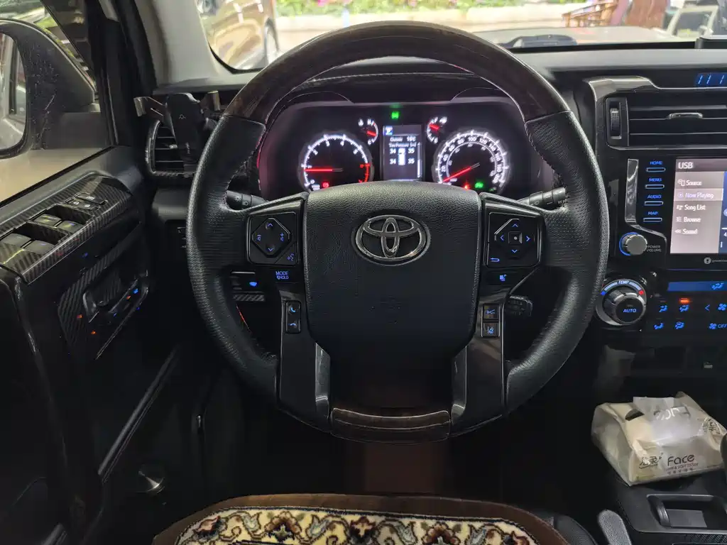 Toyota 4Runner — миниатюра 13