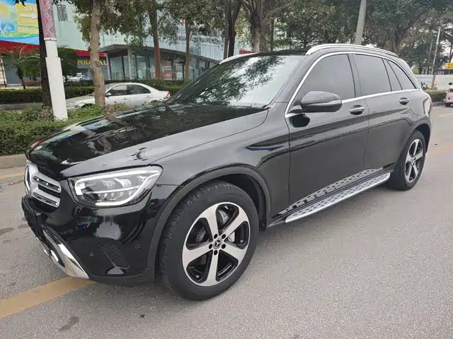 MERCEDES-BENZ GLC
