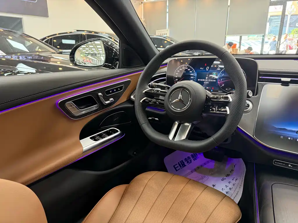 Mercedes-Benz E-Class — миниатюра 17