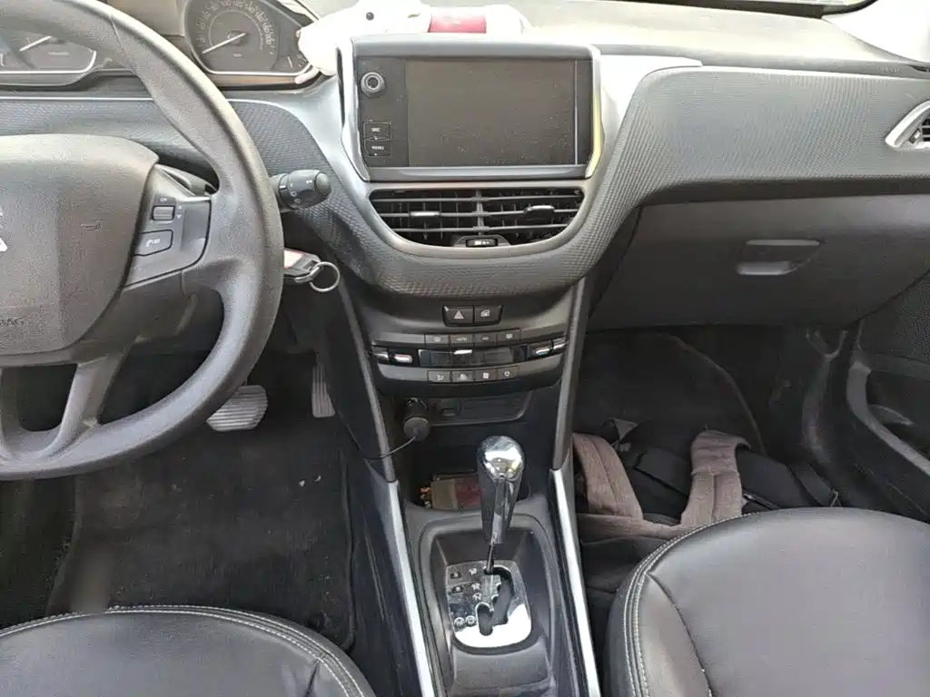 Peugeot 2008 — миниатюра 10