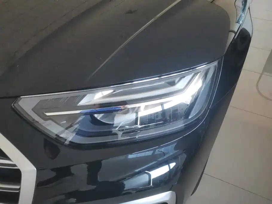 Audi Q5L — миниатюра 5