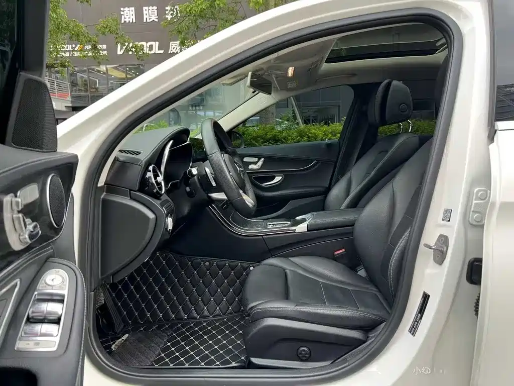Mercedes-Benz C-Class — миниатюра 4