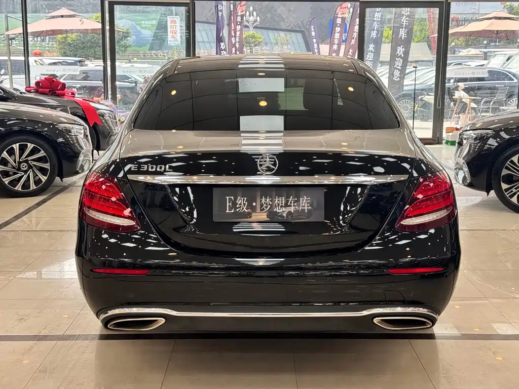 Mercedes-Benz E-Class — миниатюра 20
