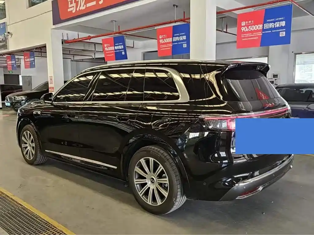 AITO ASK THE WORLD M8