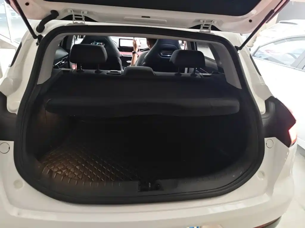 Geely Emgrand S — миниатюра 19