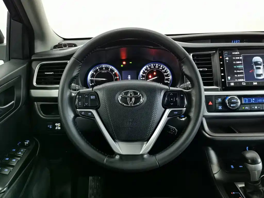 Toyota Highlander — миниатюра 11