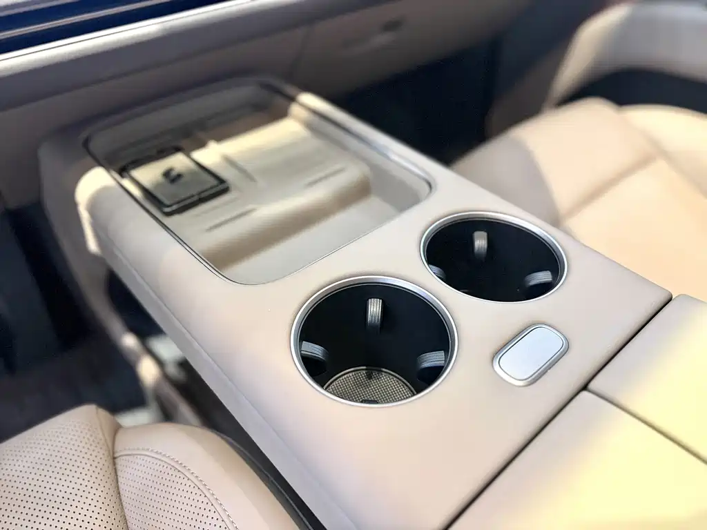 Li Auto Идеальный I8 — миниатюра 10