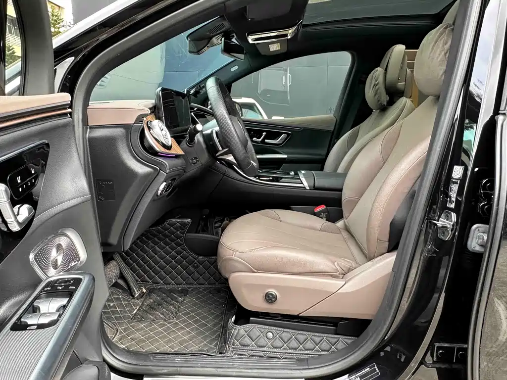 Mercedes-Benz EQE SUV — миниатюра 3