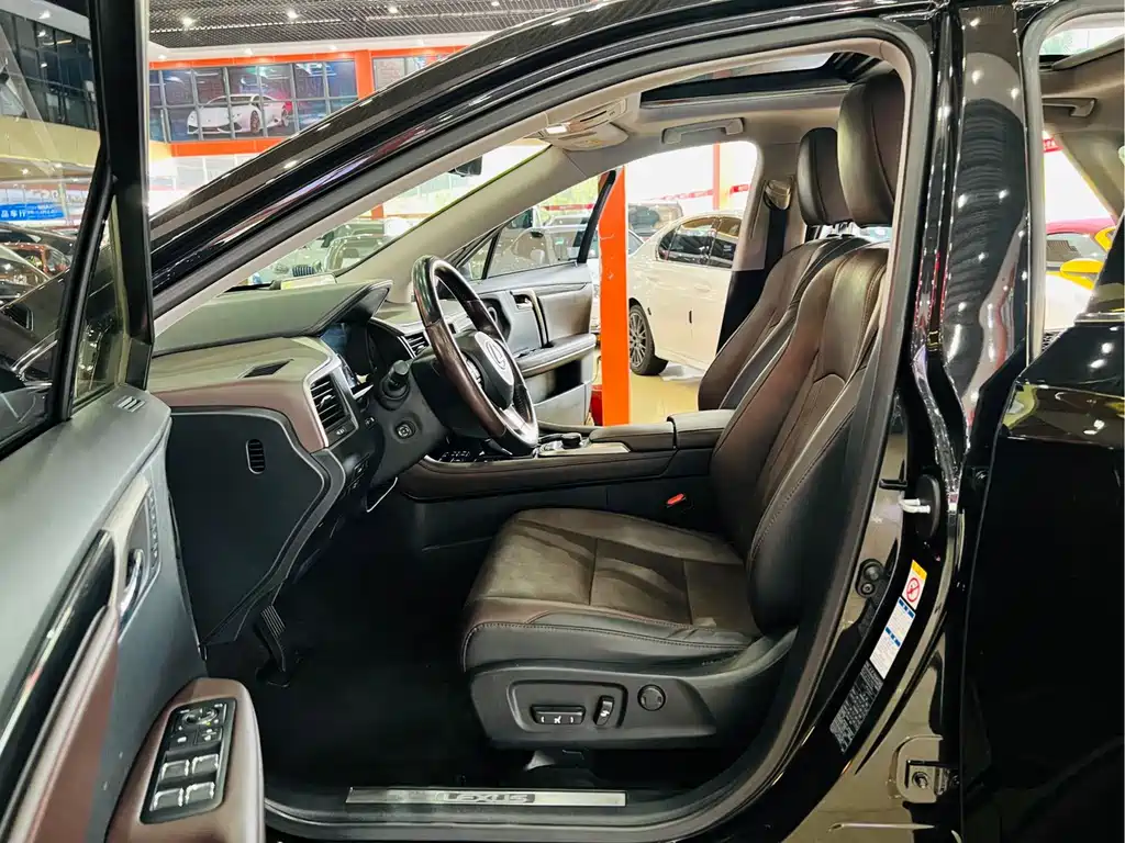 Lexus RX — миниатюра 8