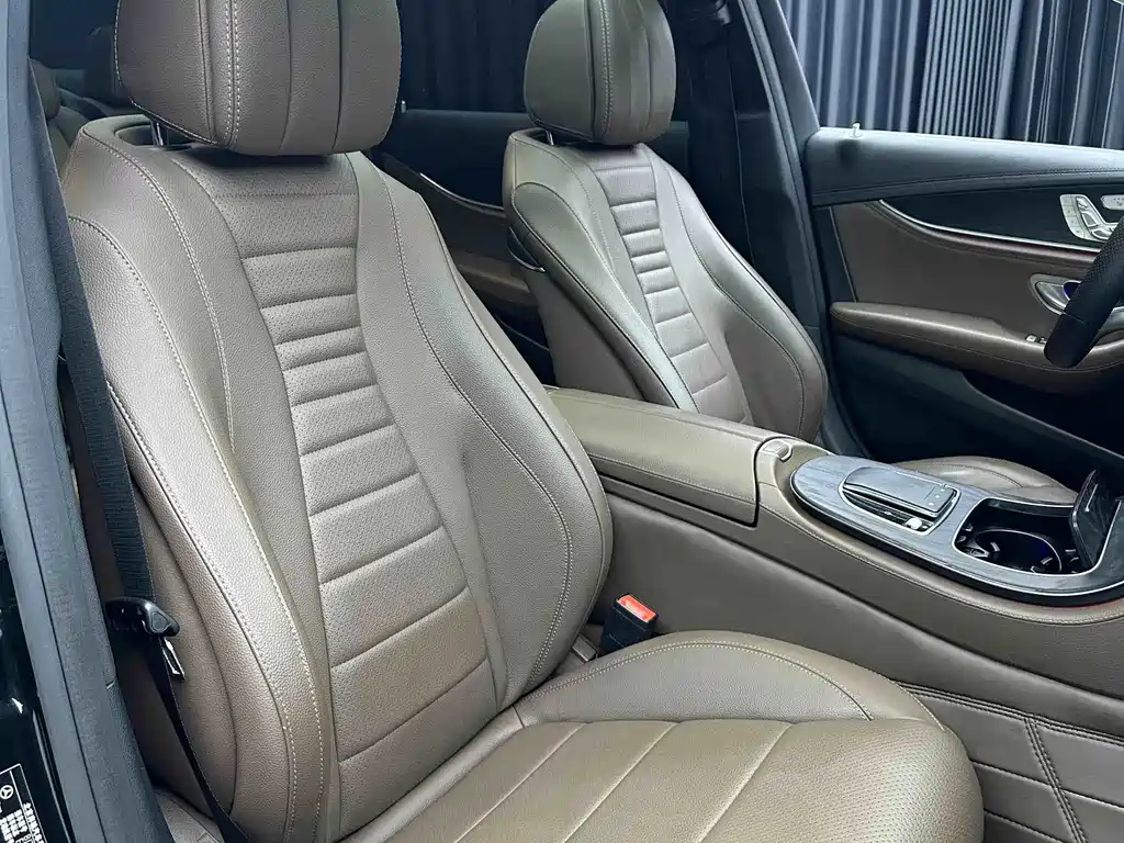 Mercedes-Benz E-Class — миниатюра 4