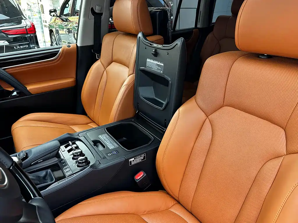 Lexus LX — миниатюра 13
