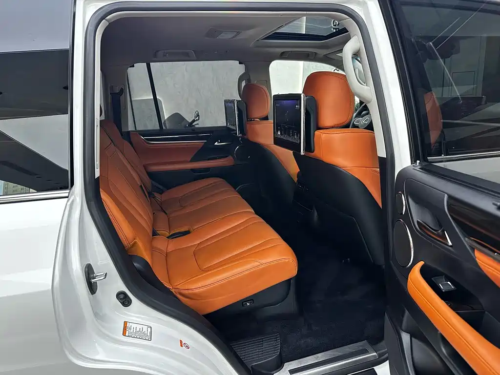 Lexus LX — миниатюра 12