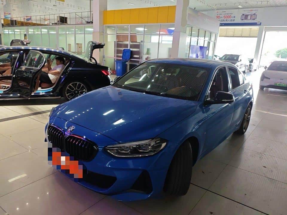 BMW 1 Series 1.5 л 2022 г. Голубой, пробег 48000 км