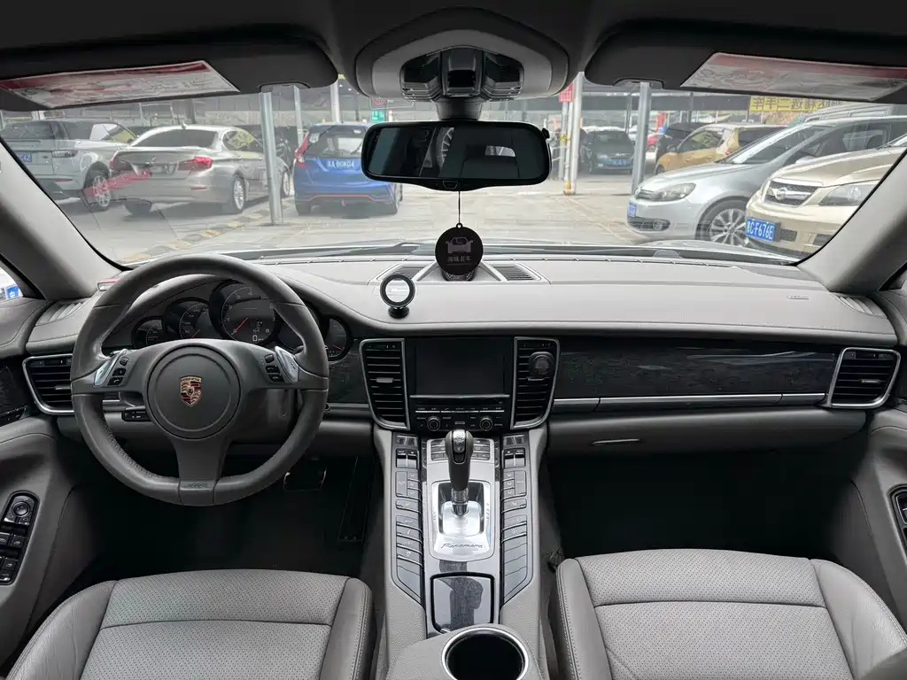 Porsche Panamera 2010 Panamera 4 3.6L