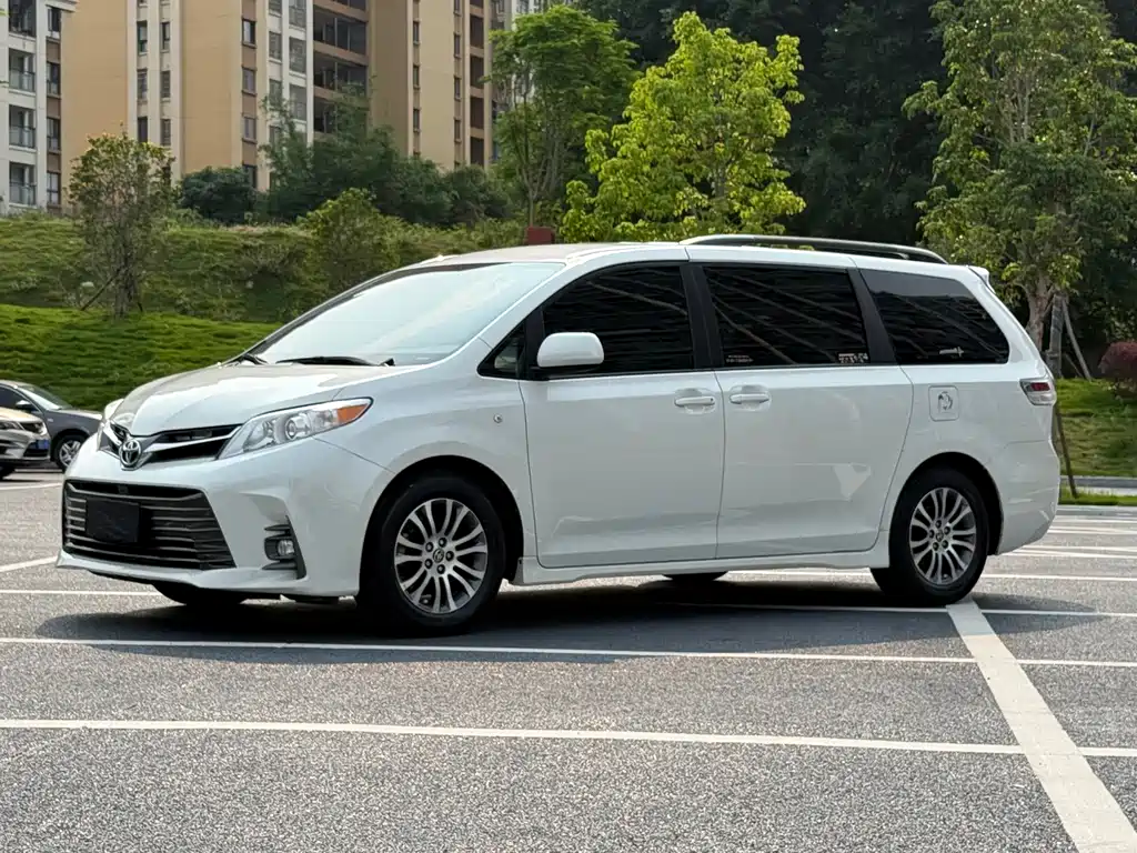 Toyota Sienna 2022