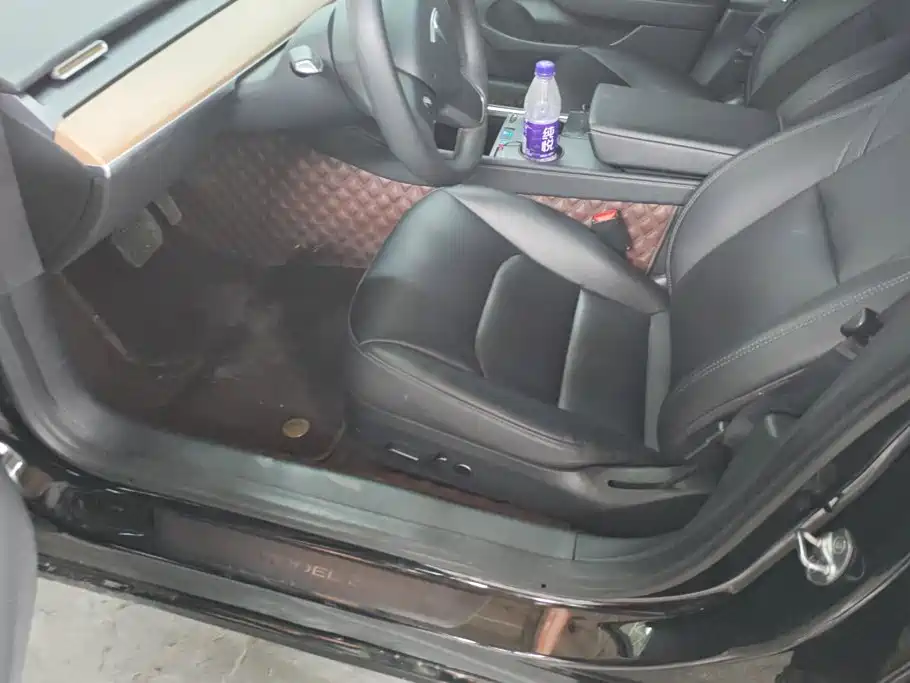 Tesla Model 3 — миниатюра 9