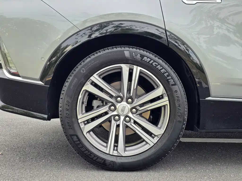 Cadillac Lyriq — миниатюра 24