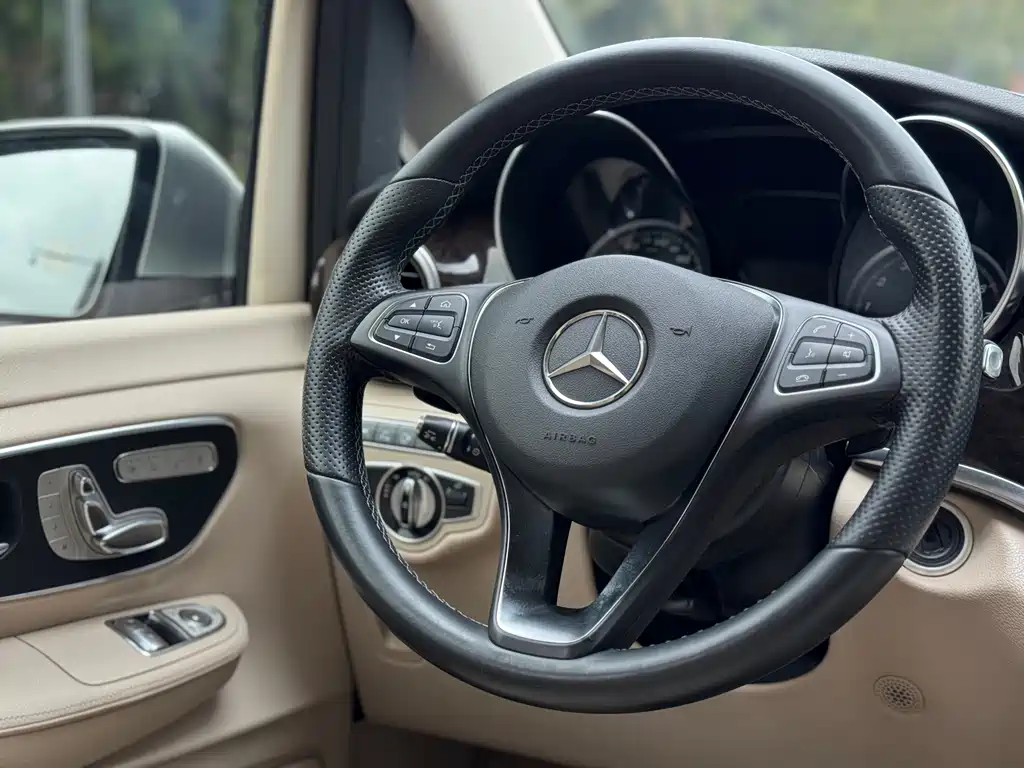 MERCEDES-BENZ V CLASS