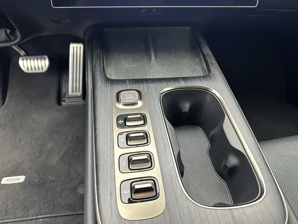 XIAOMI CAR XIAOMI SU7