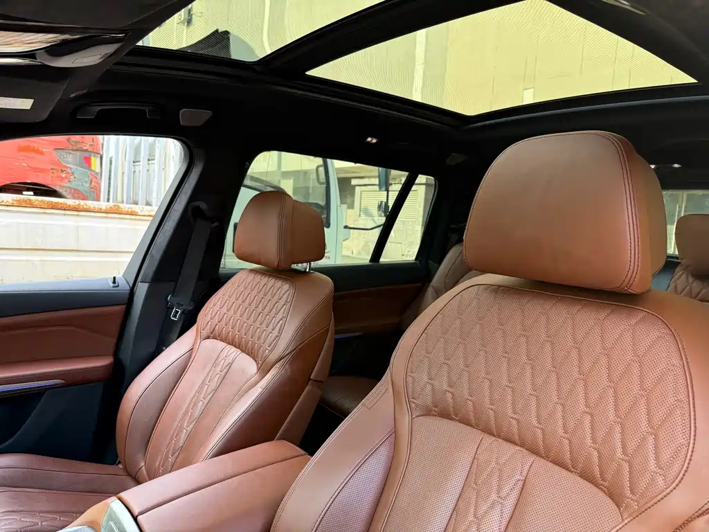 BMW X7 — миниатюра 17