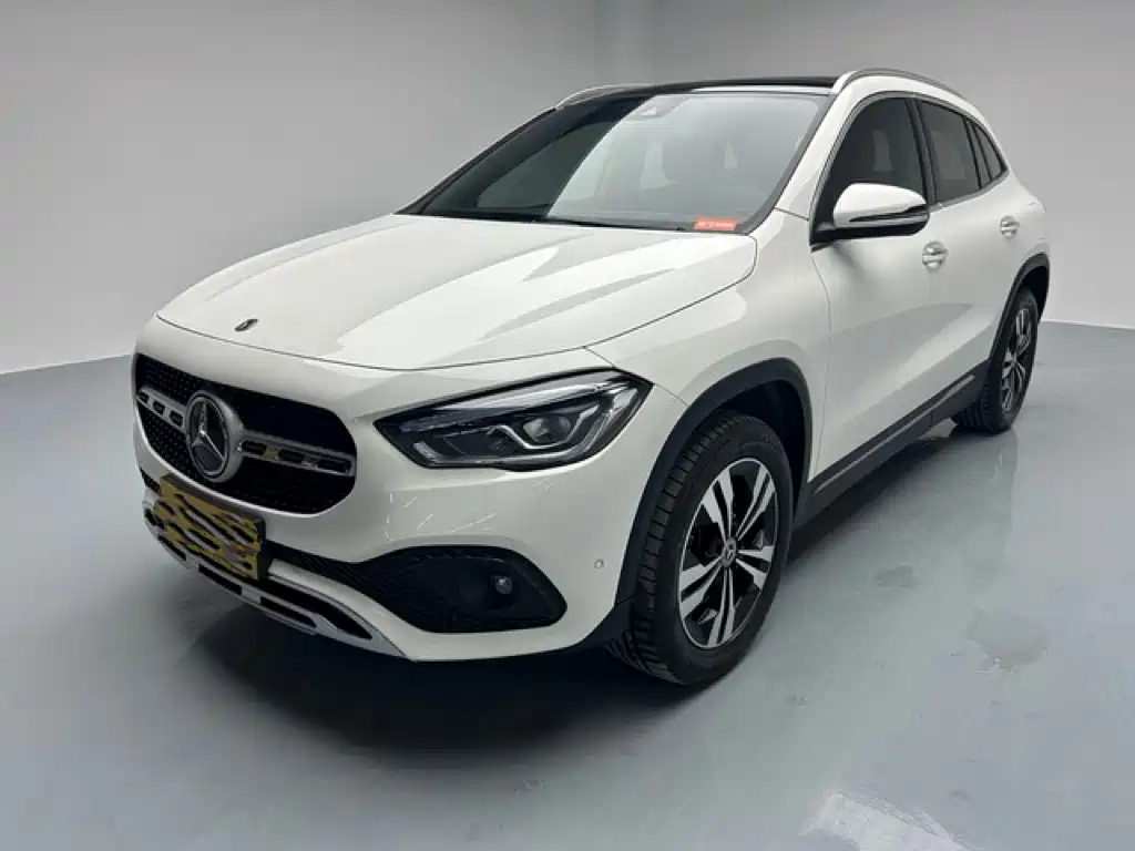 MERCEDES-BENZ GLA