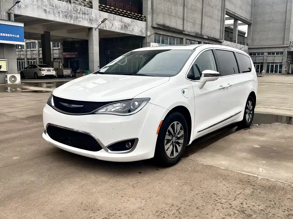 Chrysler Grand Voyager PHEV (Import) 2025