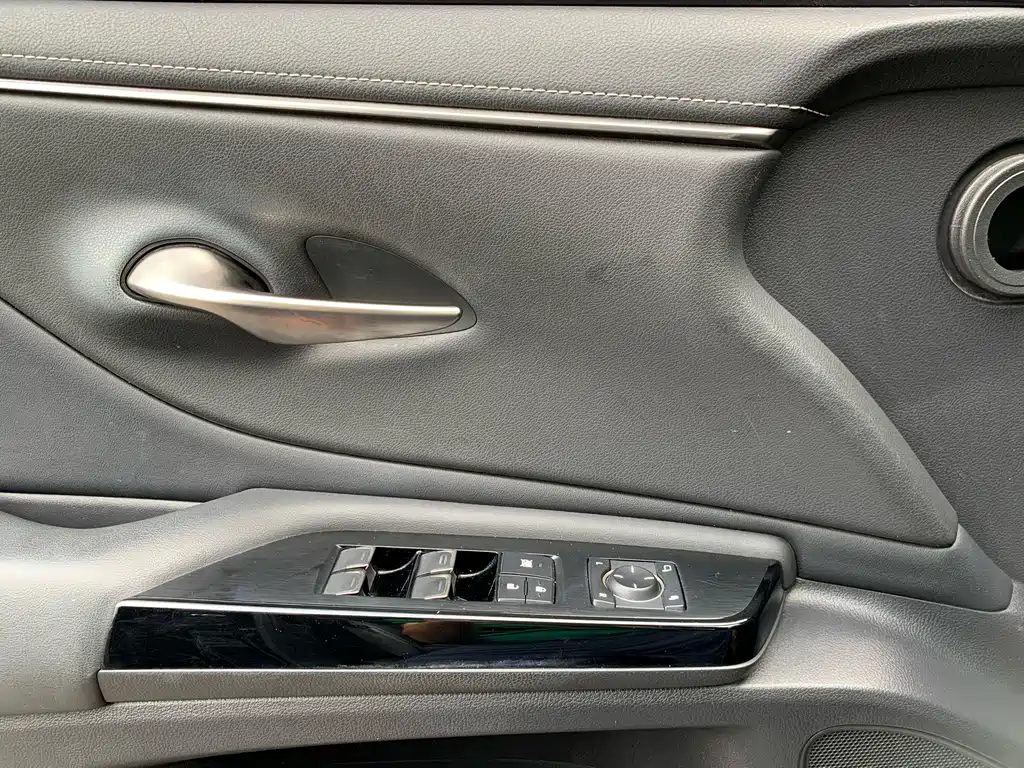 Lexus ES — миниатюра 19