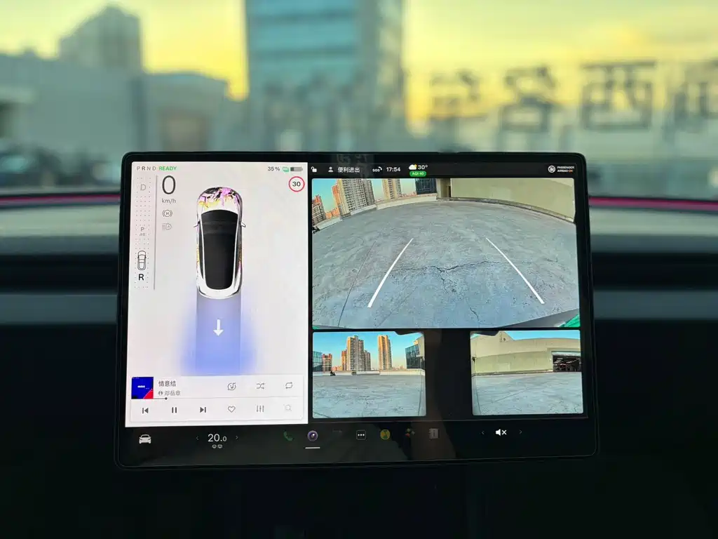 Tesla Model 3 — миниатюра 8