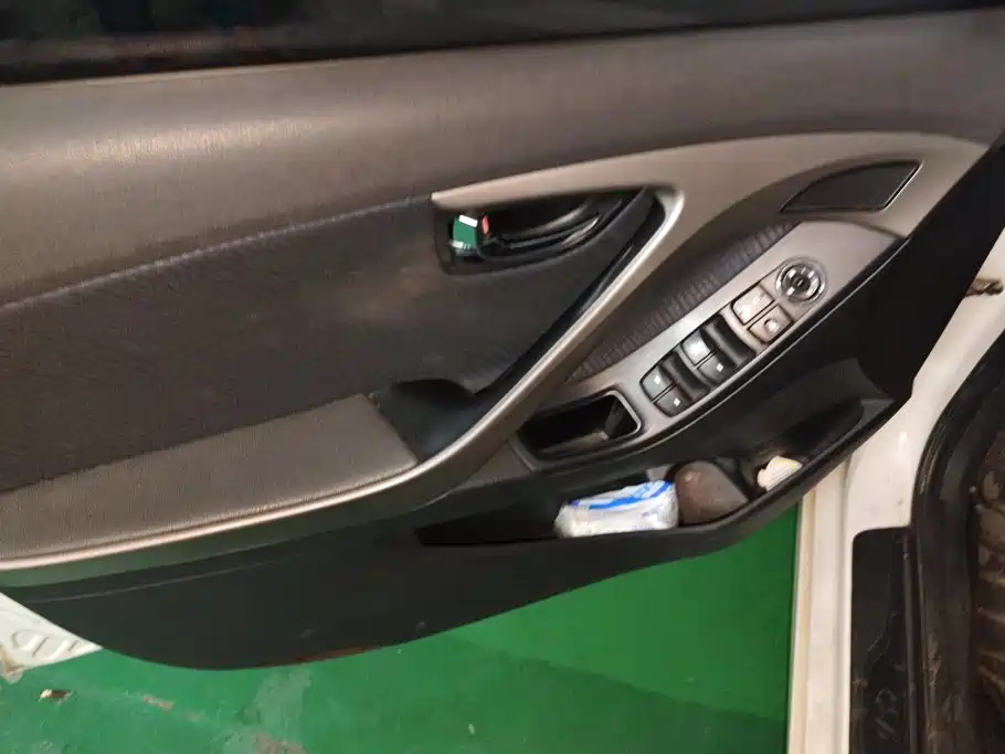 Hyundai Elantra Langdong — миниатюра 7