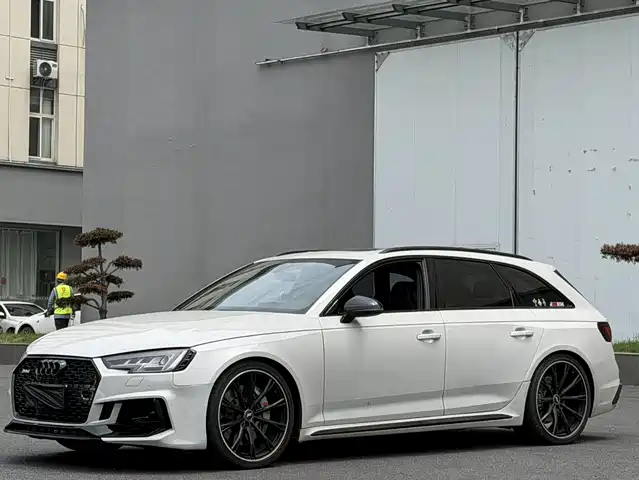 Audi RS — фото 1