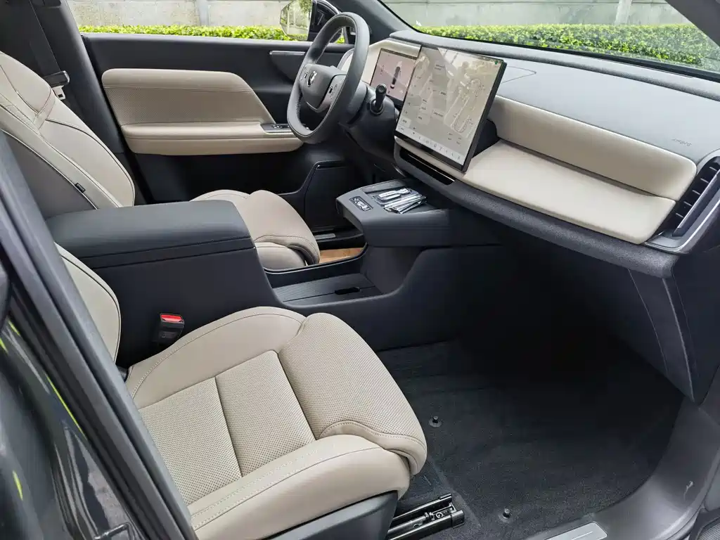 Volvo гибрид Volvo XC70 plug-in — миниатюра 18