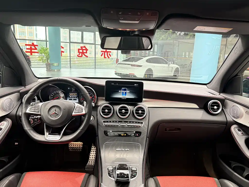 MERCEDES-BENZ GLC AMG