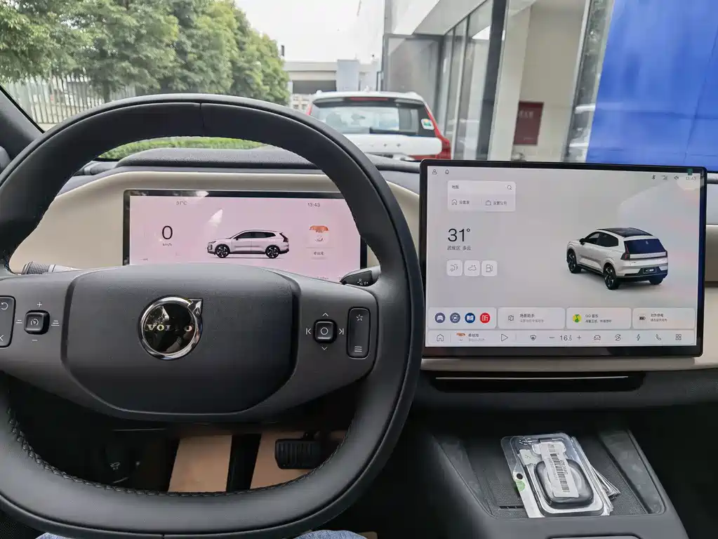 Volvo гибрид Volvo XC70 plug-in — миниатюра 12