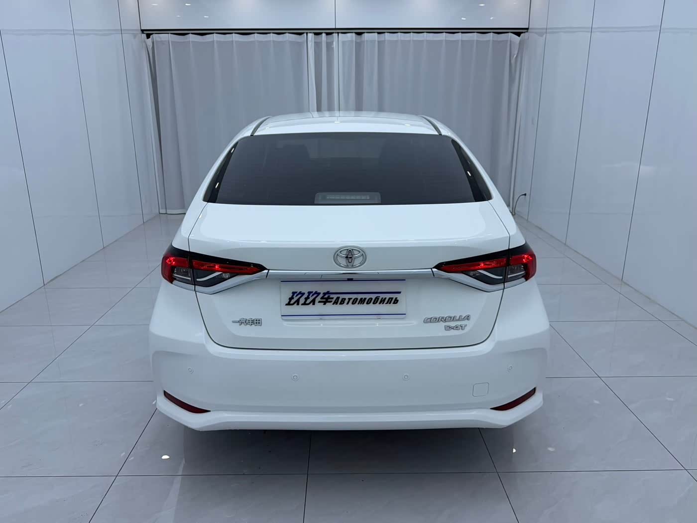 Toyota Corolla 1.2 л 2022 г. Белый, пробег 44000 км