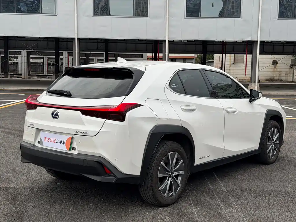 Lexus UX New Energy — миниатюра 13