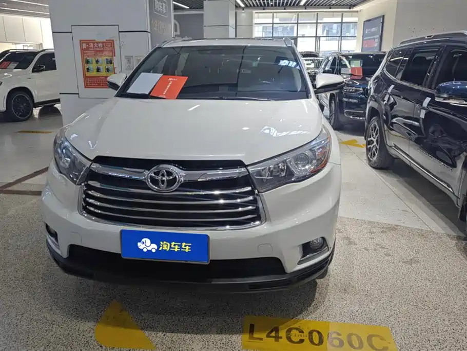 TOYOTA HIGHLANDER