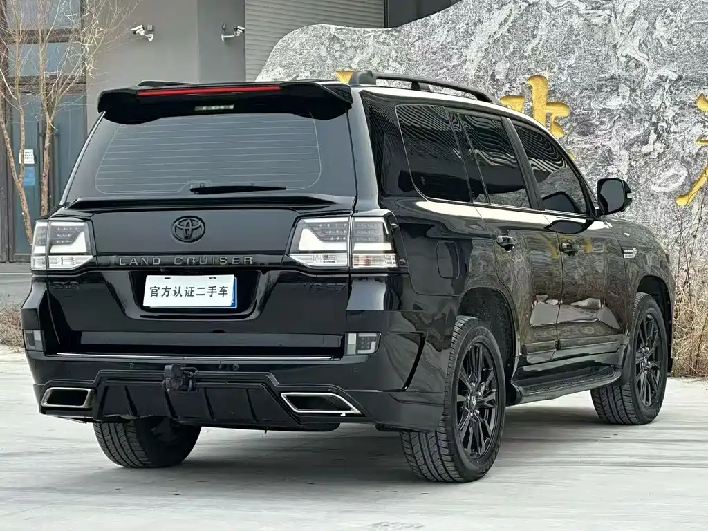 Toyota Land Cruiser — миниатюра 8
