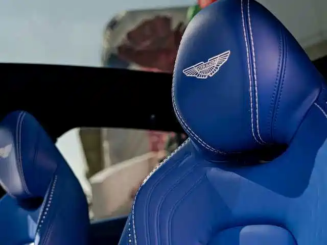 Aston Martin DBX — миниатюра 15