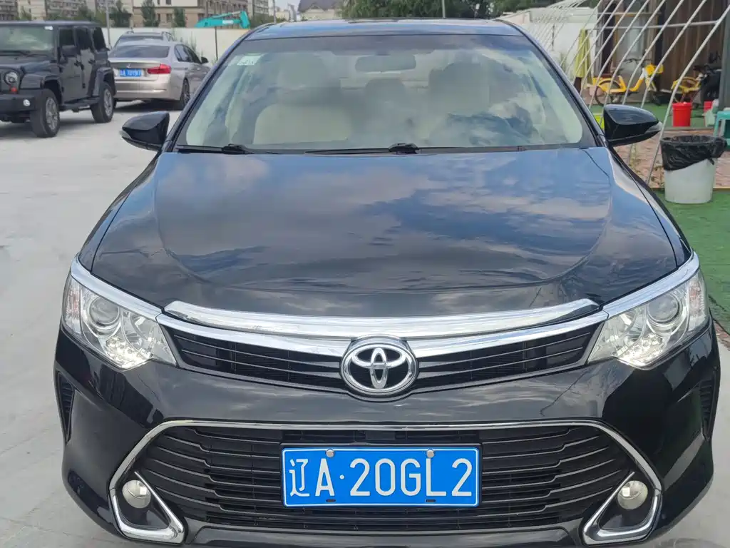 TOYOTA CAMRY