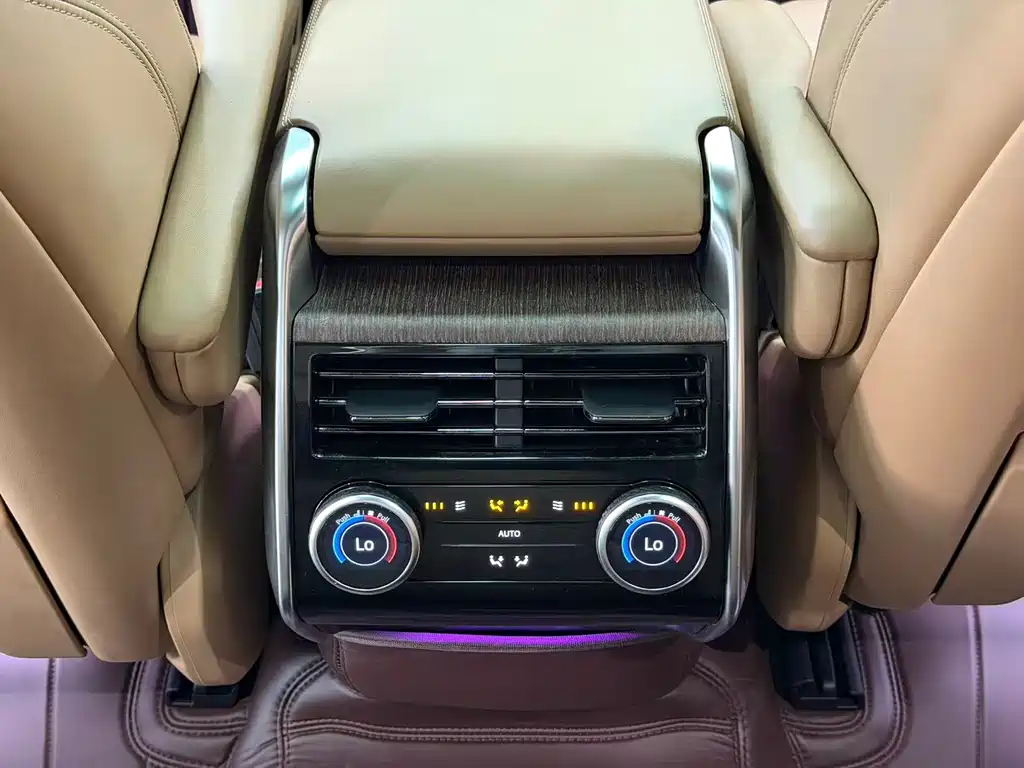 Land Rover Range Rover — миниатюра 12