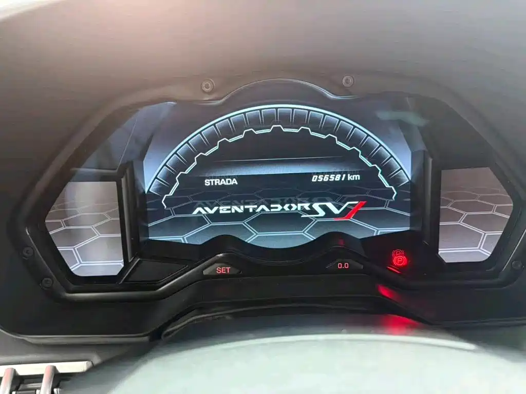 Lamborghini Aventador — миниатюра 5