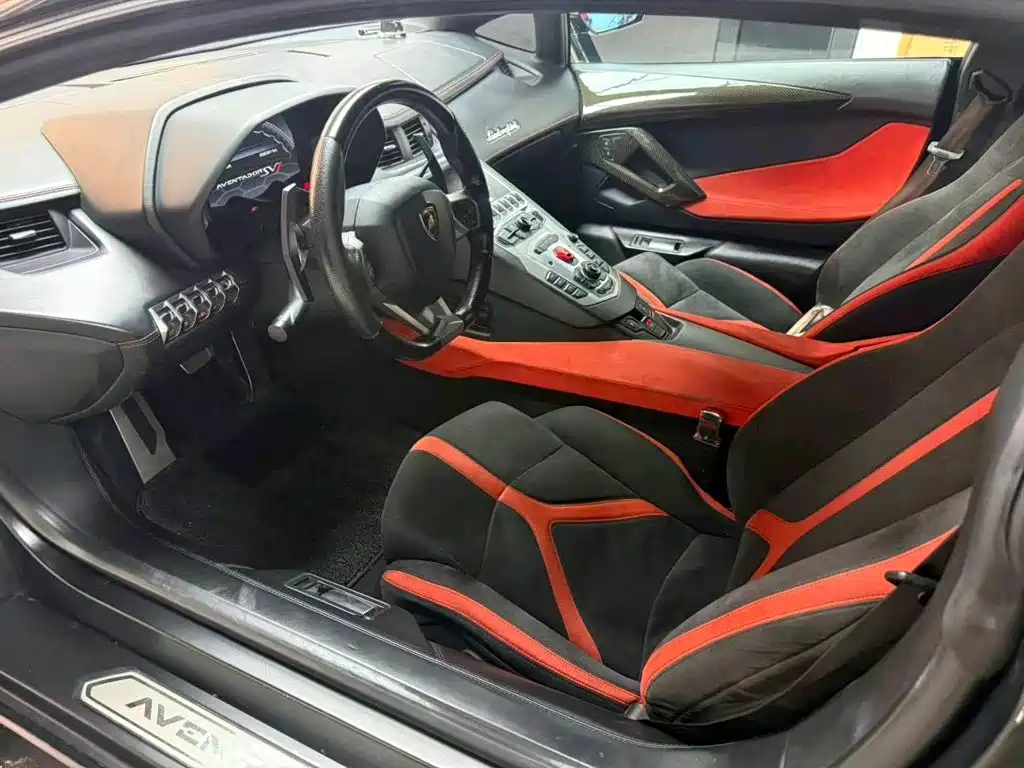 Lamborghini Aventador — миниатюра 4