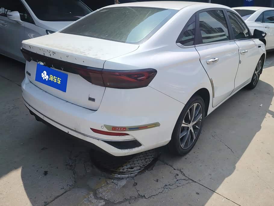 Geely Emgrand 1.5 л 2024 г. Белый, пробег 31000 км
