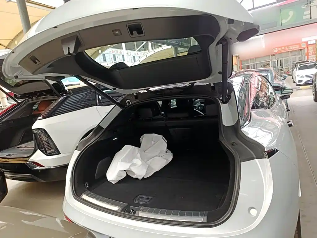 Zeekr Крайний Криптон 007 GT — миниатюра 19