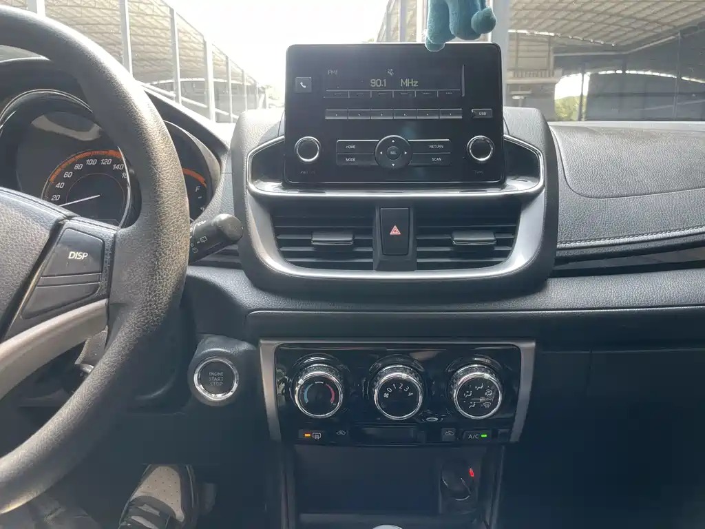 TOYOTA YARIS L ZHIXUAN