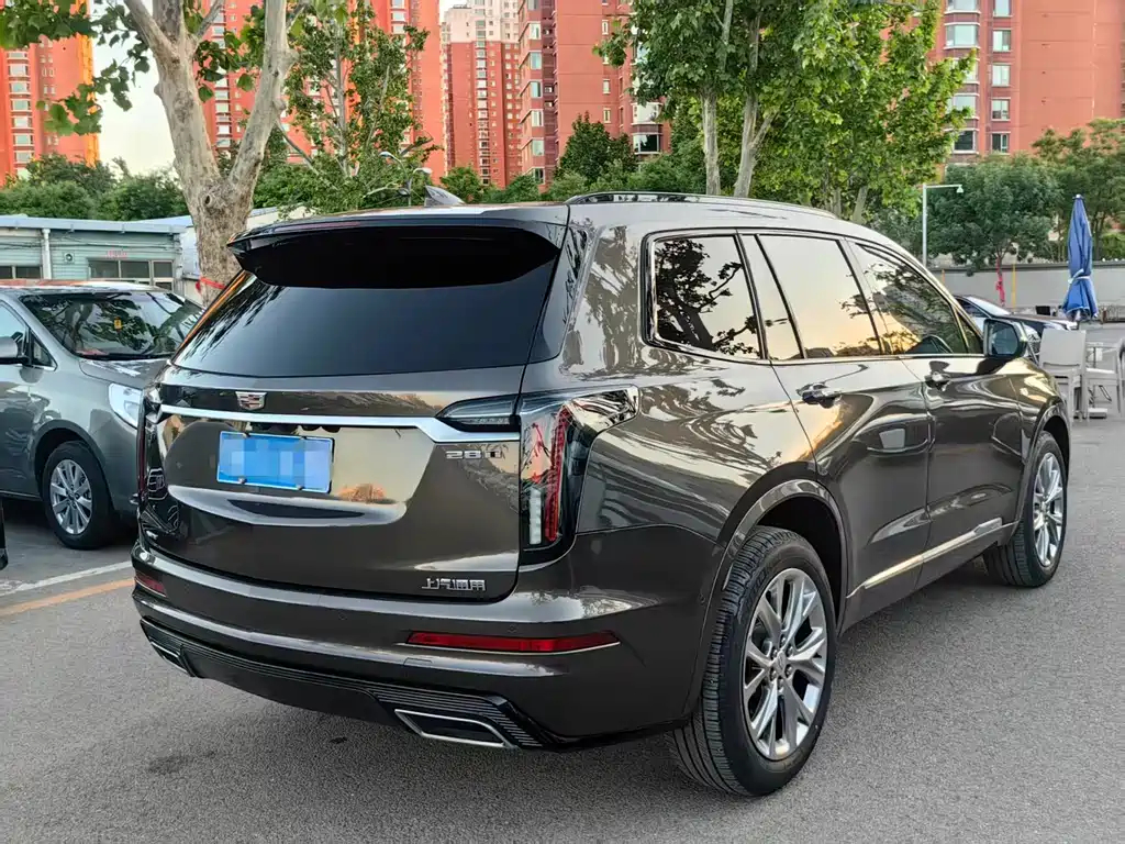 Cadillac XT6 2020 28T мест Lead Sport